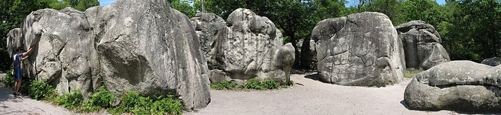 fontainebleau-place-cuvier fontainebleau-place-cuvier